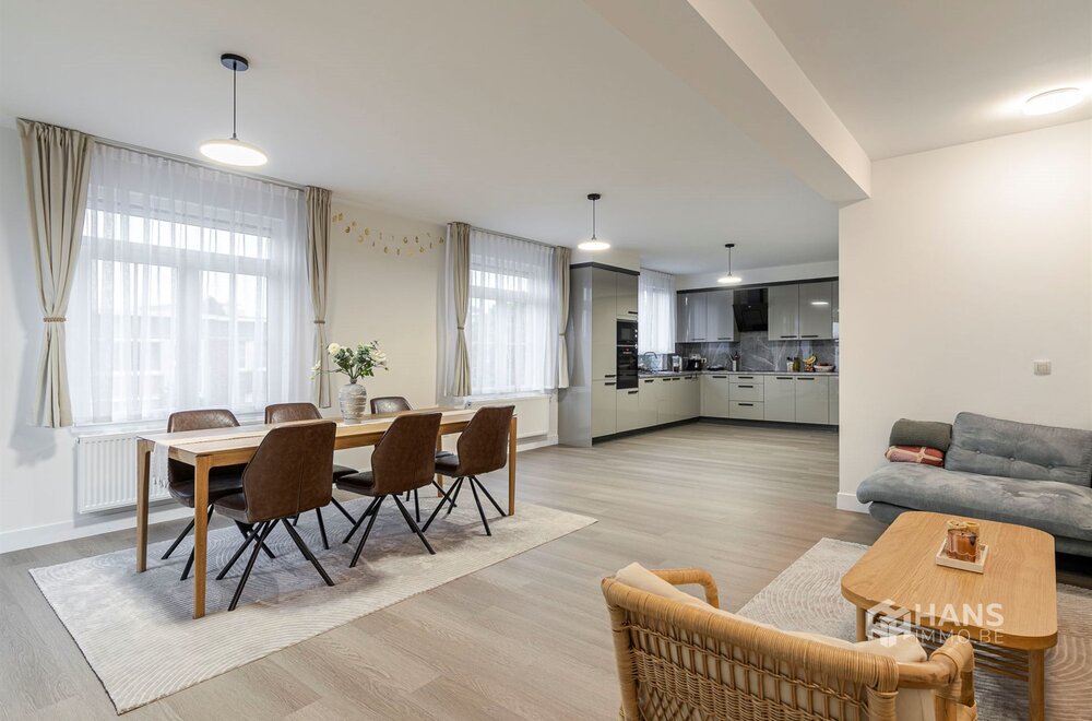 opbrengsteigendom-322-m-bestaande-uit-handelsgelijkvloers-en-2-appartementen-in-wilrijk015.jpg