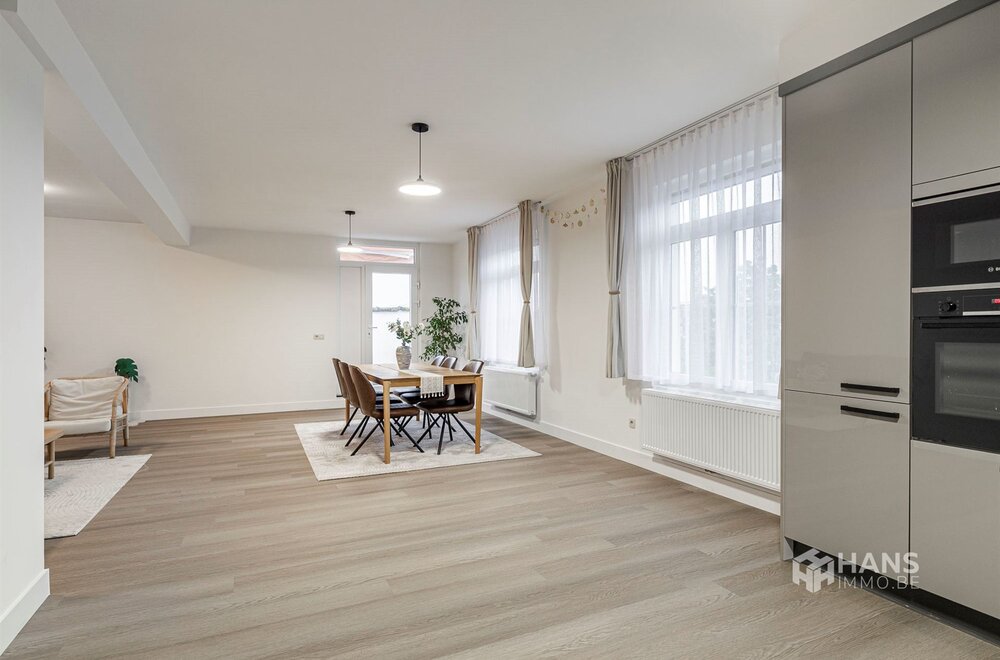 instapklaar-appartement-100-m-met-3-slaapkamer-en-terras-13-m-in-wilrijk003.jpg