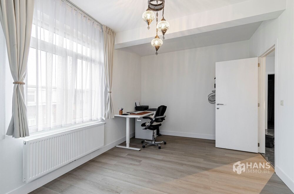 instapklaar-appartement-100-m-met-3-slaapkamer-en-terras-13-m-in-wilrijk014.jpg