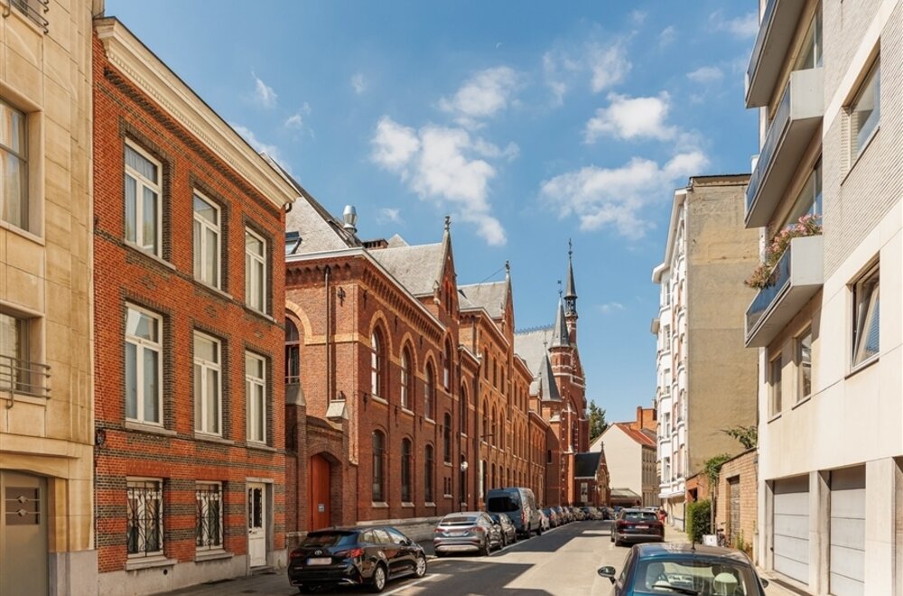 bij-albertpark-mooi-appartement-met-3-slaapkamers-2-badkamers-p018.jpg