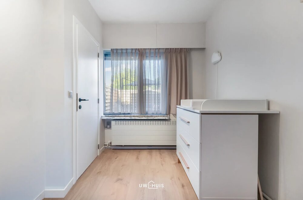 instapklaar-gelijkvloers-appartement-met-tuin-garage-en-extra-staanplaats-in-het-centrum-van-puurs006.jpg