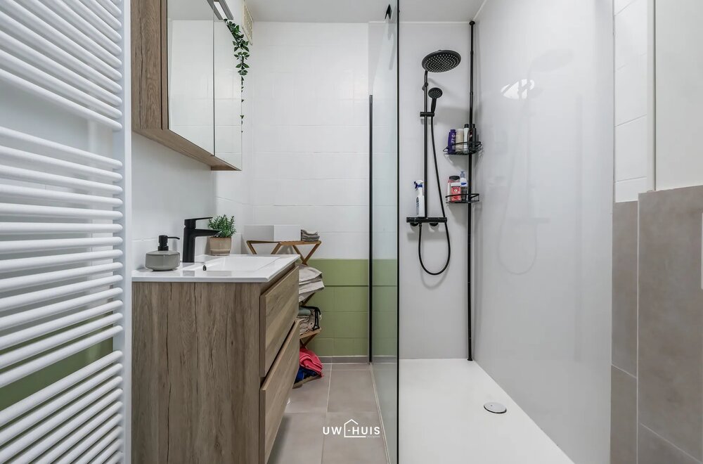 instapklaar-gelijkvloers-appartement-met-tuin-garage-en-extra-staanplaats-in-het-centrum-van-puurs008.jpg
