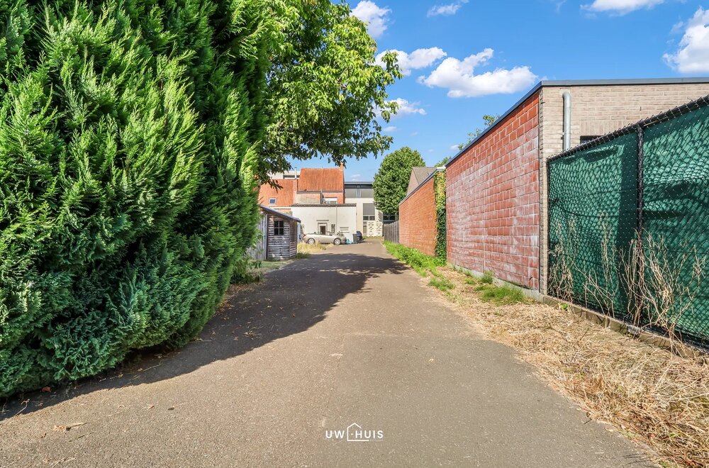 instapklaar-gelijkvloers-appartement-met-tuin-garage-en-extra-staanplaats-in-het-centrum-van-puurs013.jpg