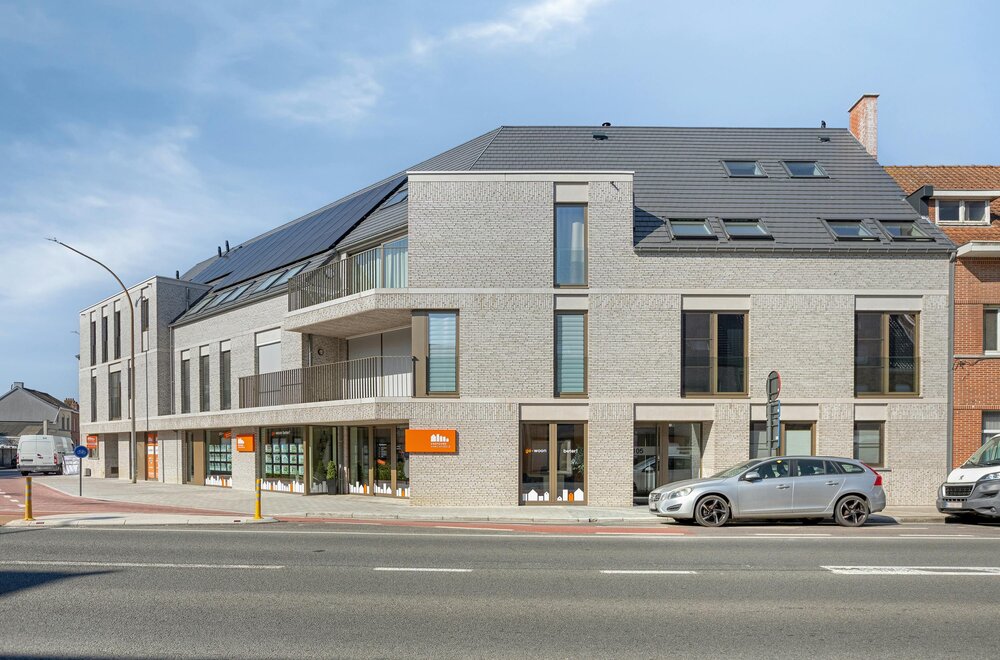 ruim-appartement-te-koop-in-ieper-met-twee-kamers-en-terras002.jpg