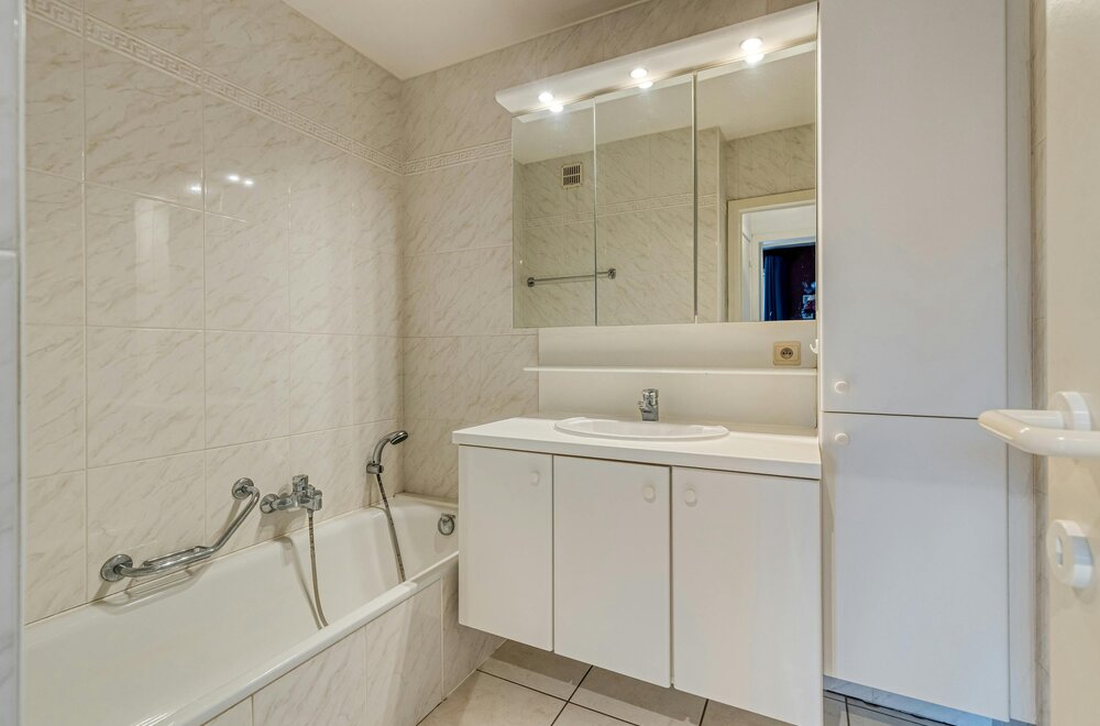 lichtrijk-appartement-met-panoramisch-zicht-in-oostduinkerke013.jpg