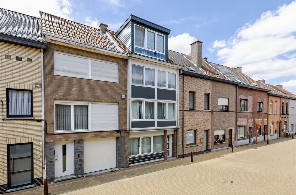 opbrengsteigendom-bestaande-uit-4-appartementen001.jpg