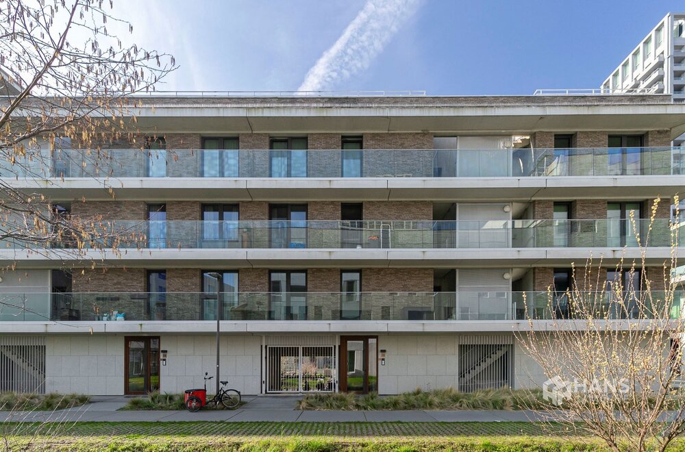 instapklaar-appartement-68-m-met-2-slaapkamers-autostaanplaats-en-2-terrassen-in-antwerpen-2000-021.jpg