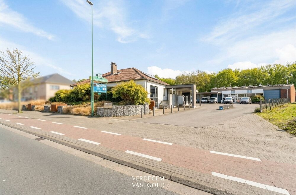 villa-met-magazijn-op-toplocatie001.jpg