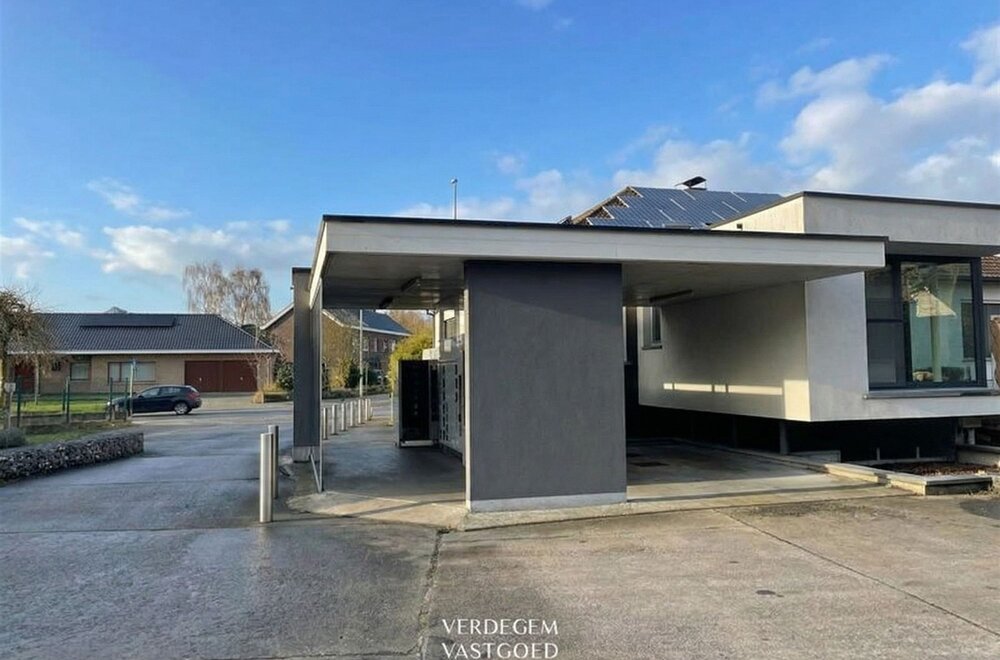 villa-met-magazijn-op-toplocatie024.jpg