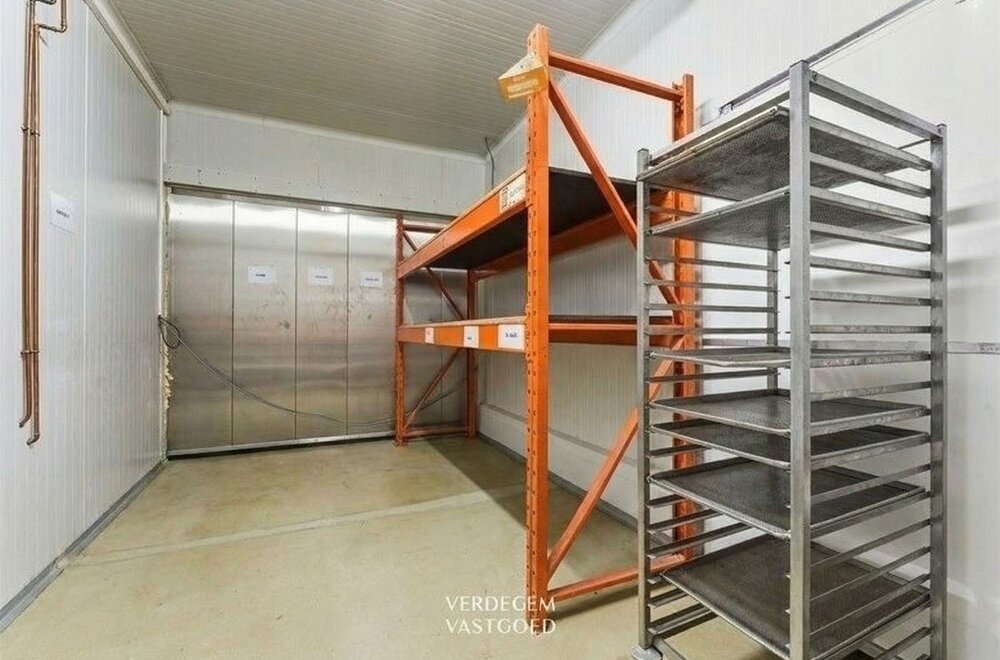 villa-met-magazijn-op-toplocatie031.jpg