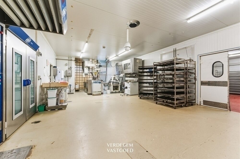 villa-met-magazijn-op-toplocatie032.jpg