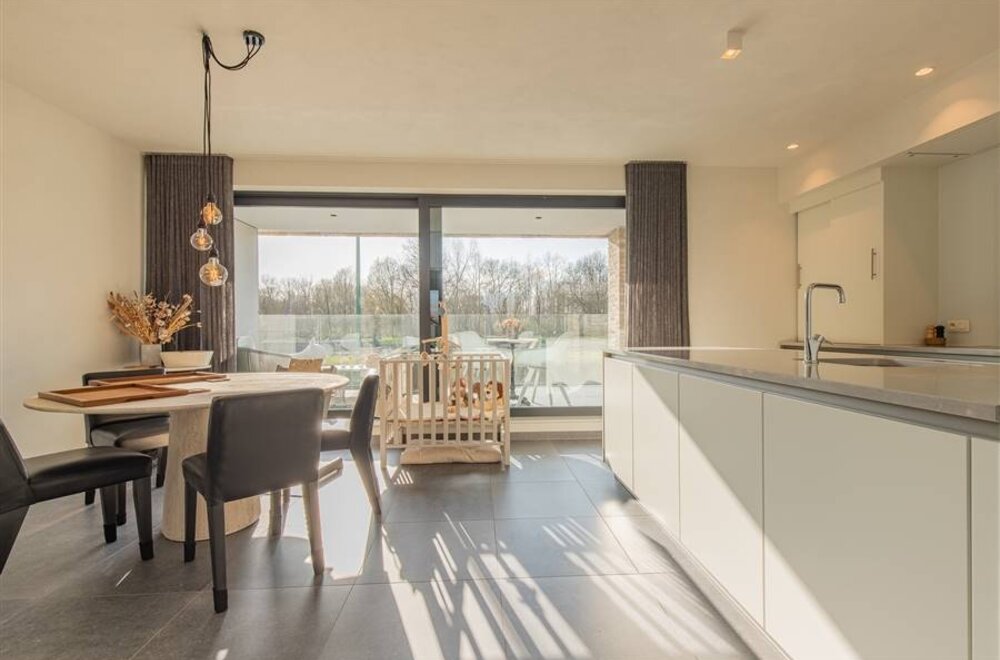energiezuinige-woning-met-prachtig-uitzicht-op-het-water-te-humbeek-004.jpg