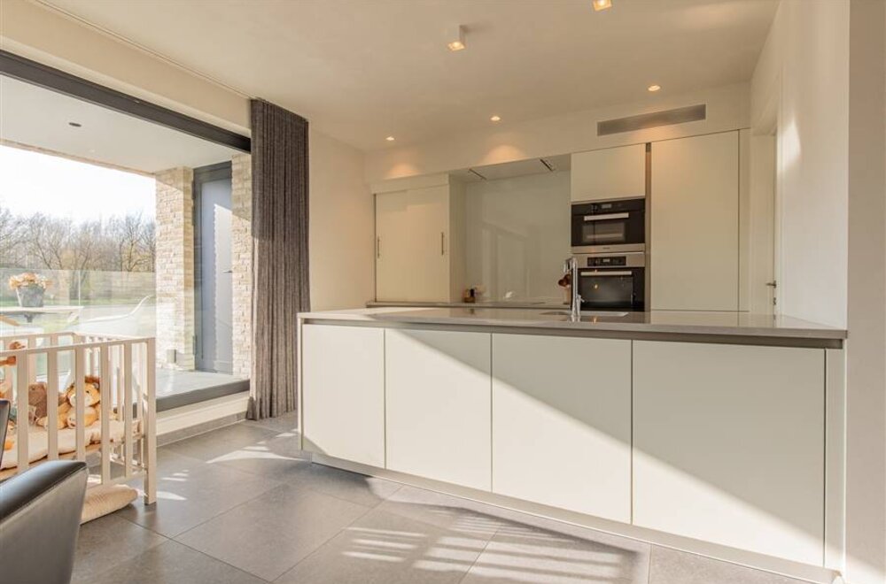 energiezuinige-woning-met-prachtig-uitzicht-op-het-water-te-humbeek-005.jpg