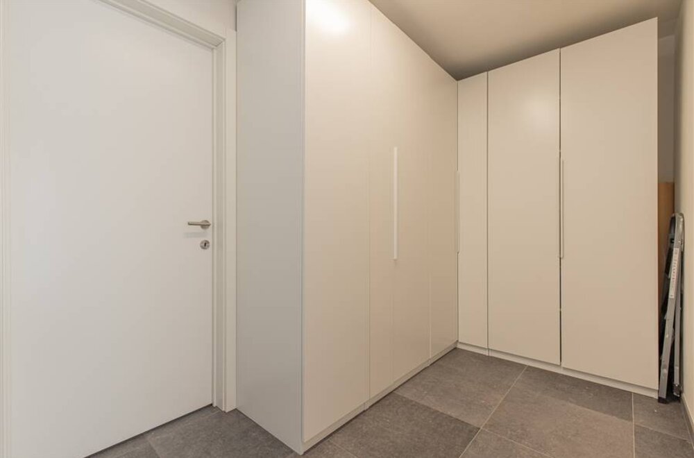 energiezuinige-woning-met-prachtig-uitzicht-op-het-water-te-humbeek-012.jpg