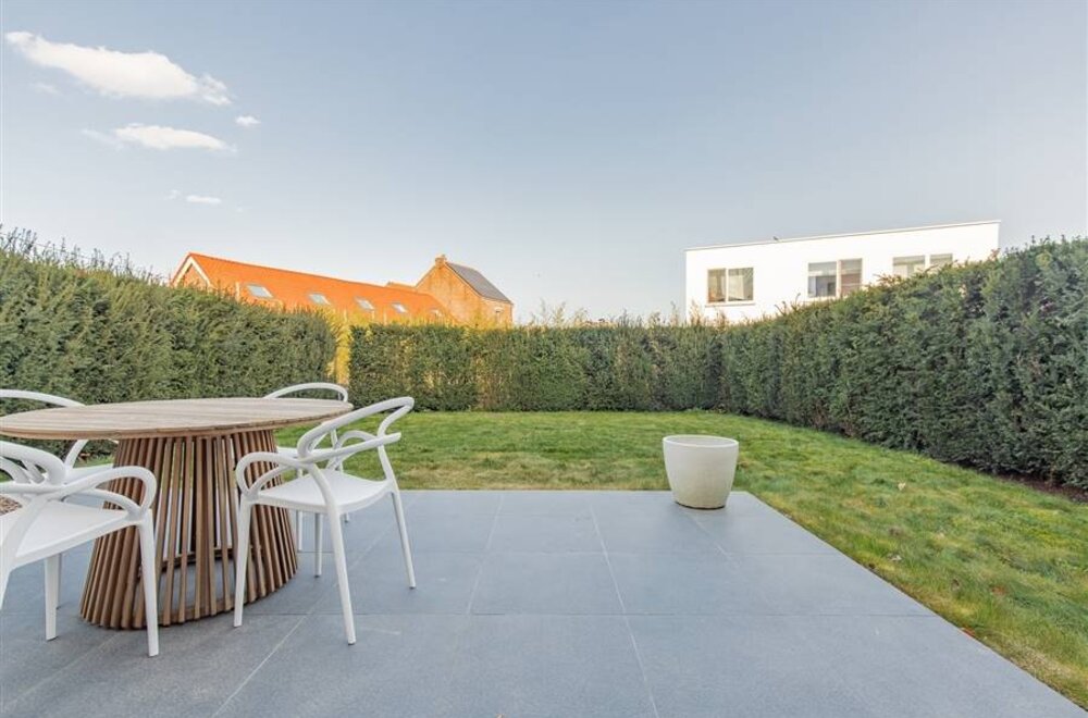 energiezuinige-woning-met-prachtig-uitzicht-op-het-water-te-humbeek-014.jpg