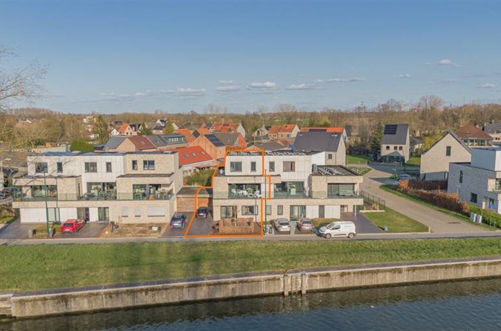 energiezuinige-woning-met-prachtig-uitzicht-op-het-water-te-humbeek-018.jpg