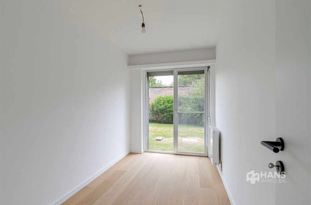 gerenoveerd-appartement-73m-met-2-slaapkamers-garage-en-tuin-in-boechout012.jpg