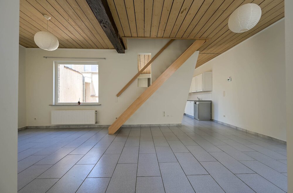 brugs-huis-in-de-schaduw-van-jeruzalemkerk-authentieke-16e-17e-eeuwse-gevel002.jpg