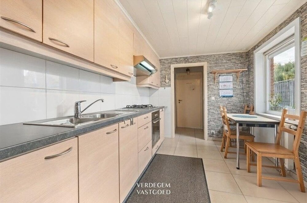 wonen-aan-het-leopoldskanaal-gerenoveerde-woning-met-2-slaapkamers-tuin-en-terrasje004.jpg