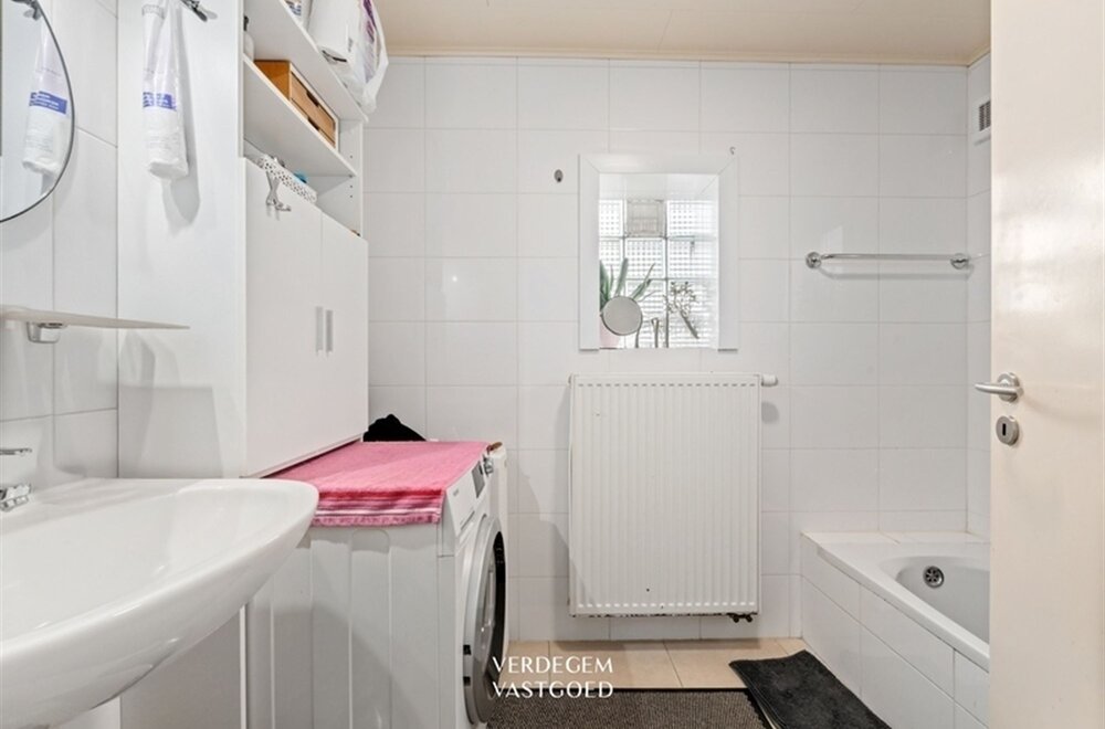 wonen-aan-het-leopoldskanaal-gerenoveerde-woning-met-2-slaapkamers-tuin-en-terrasje006.jpg