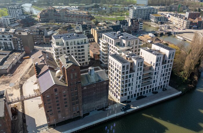 9800 Deinze