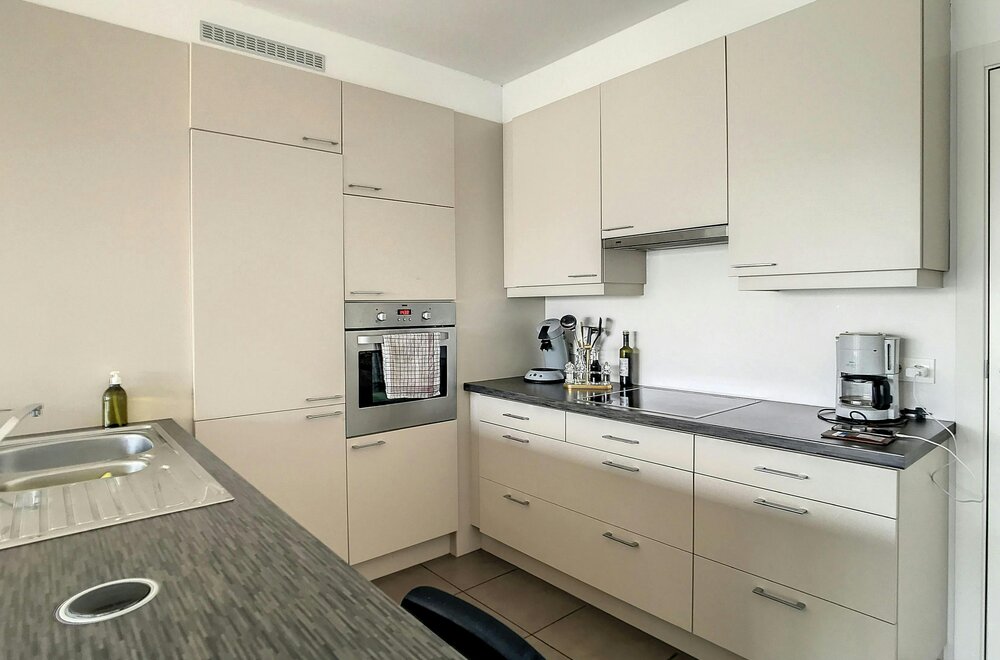 -instapklaar-appartement-met-epc-b-nabij-het-station-van-brugge005.jpg