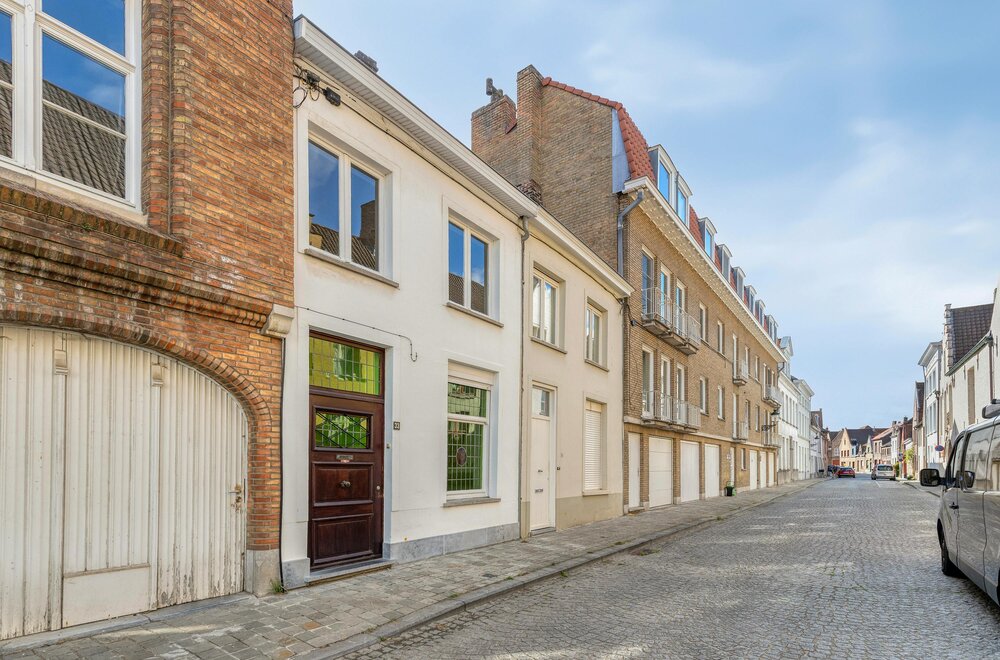 charmant-huis-te-koop-met-drie-slaapkamers-in-centrum-brugge001.jpg