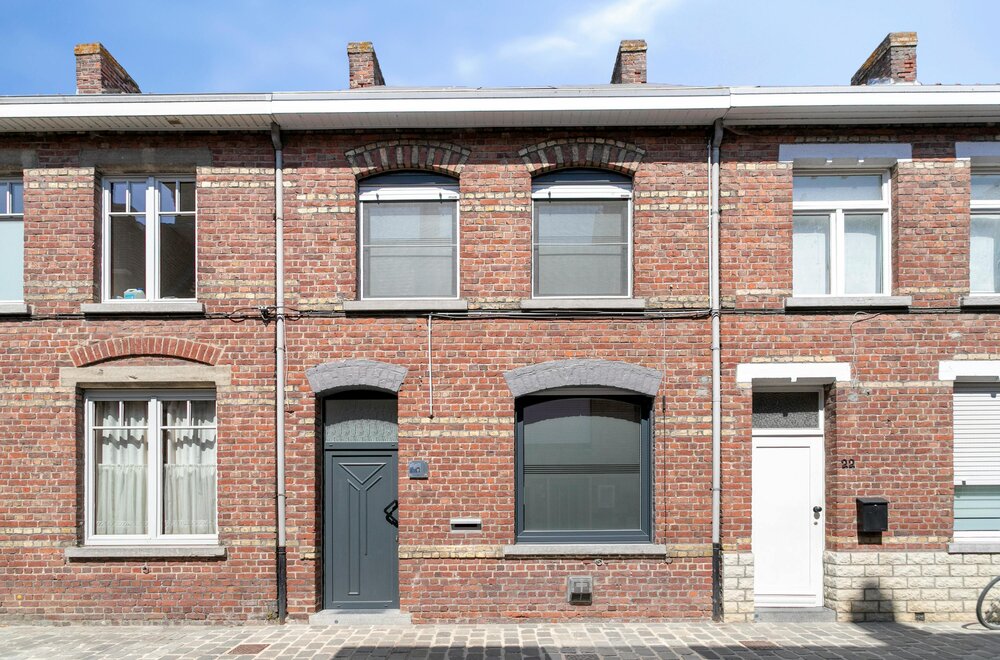 huis-te-koop-in-ieper-met-3-kamers-en-stadstuin001.jpg