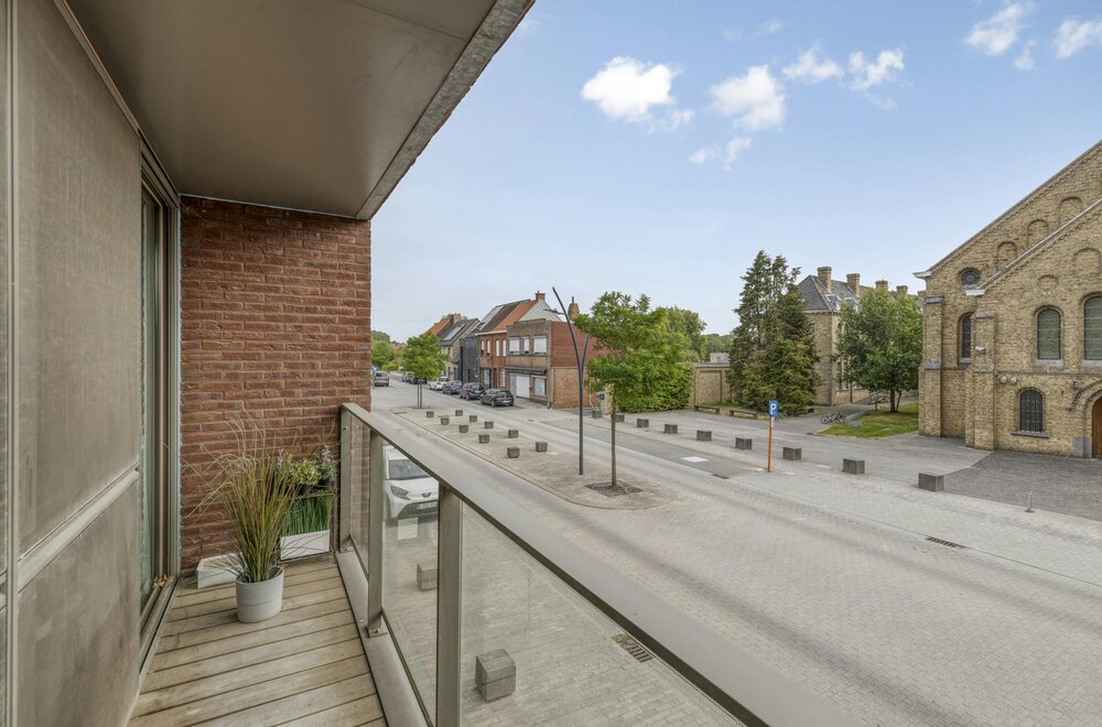 instapklaar-appartement-in-ieper-met-terras-en-garage-002.jpg