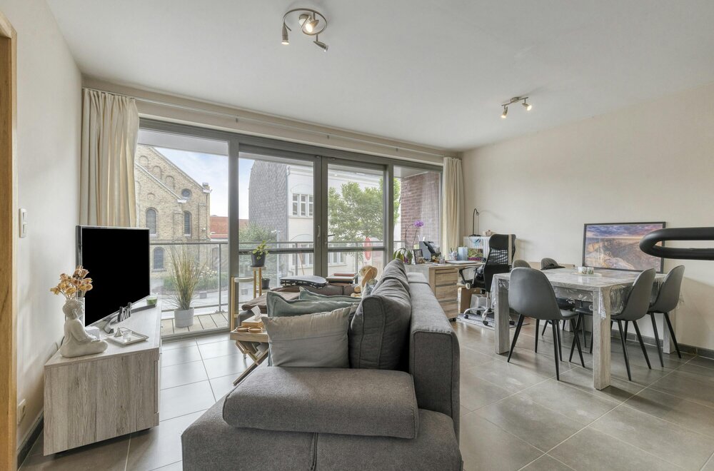 instapklaar-appartement-in-ieper-met-terras-en-garage-003.jpg