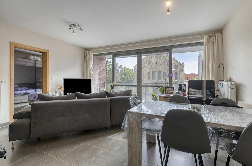 instapklaar-appartement-in-ieper-met-terras-en-garage-004.jpg