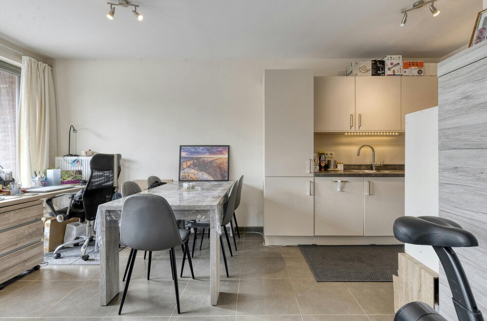 instapklaar-appartement-in-ieper-met-terras-en-garage-005.jpg