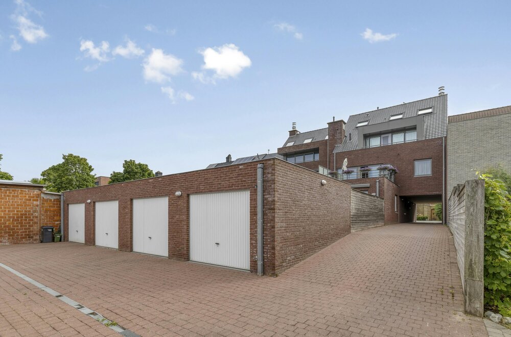 instapklaar-appartement-in-ieper-met-terras-en-garage-011.jpg