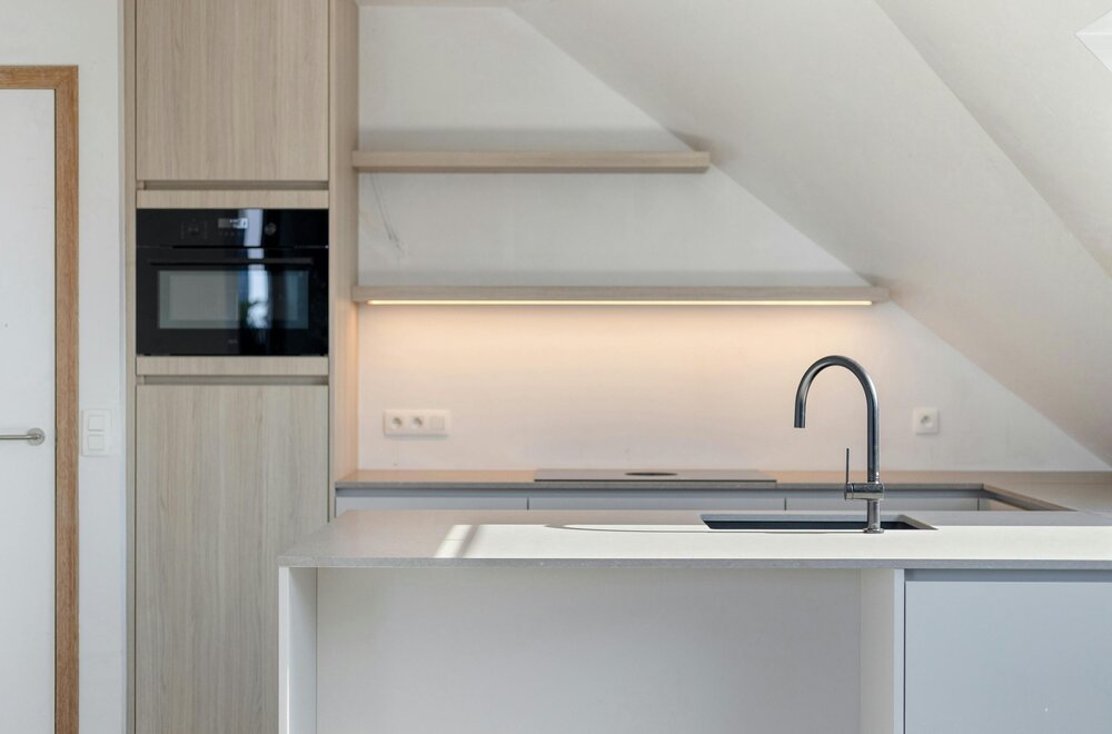 ruim-appartement-te-koop-in-ieper-met-twee-kamers-en-terras014.jpg