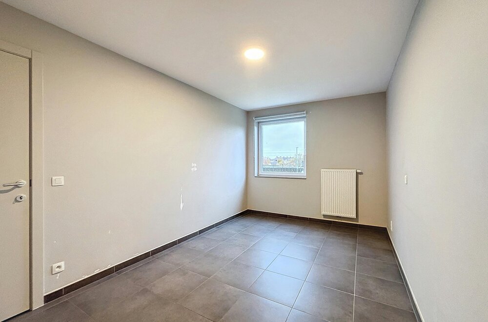 appartement-met-2-slaapkamers-en-staanplaats-te-veurne-008.jpg
