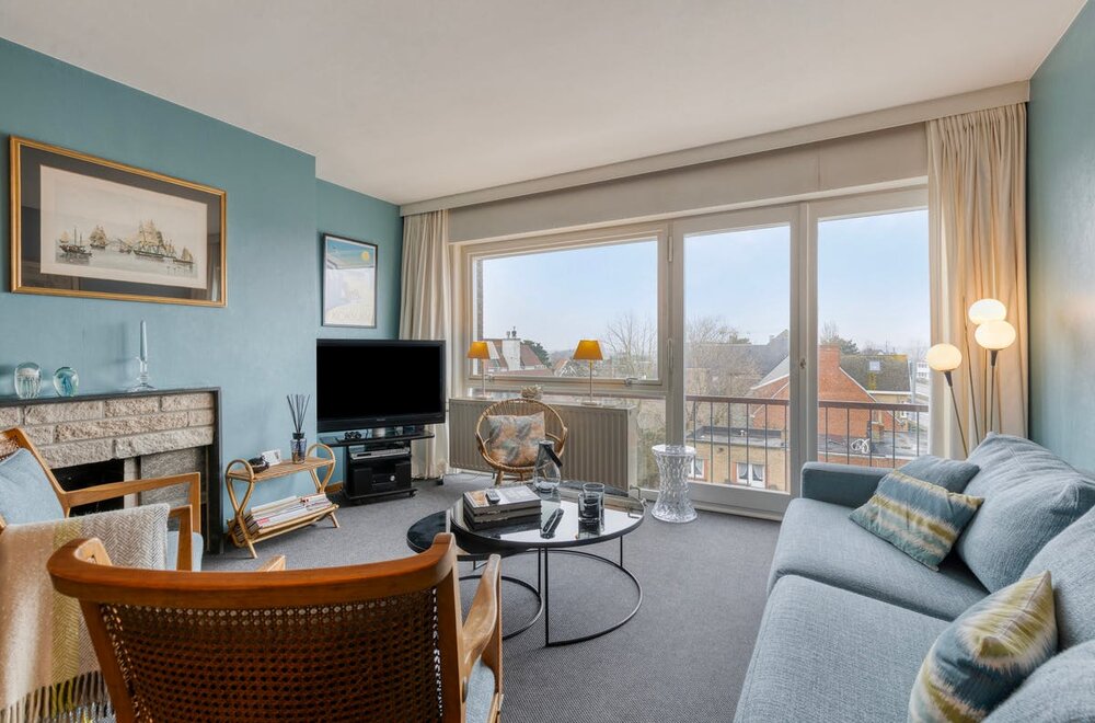 ruim-appartement-met-twee-slaapkamers-te-koop-in-koksijde-003.jpg