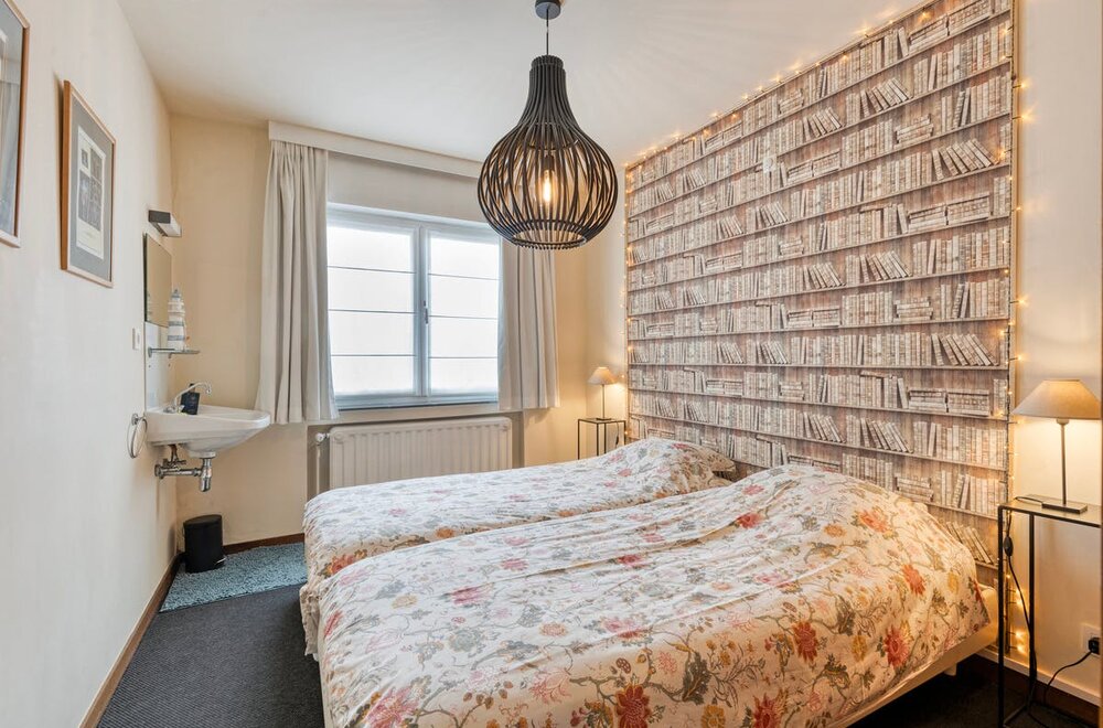 ruim-appartement-met-twee-slaapkamers-te-koop-in-koksijde-008.jpg