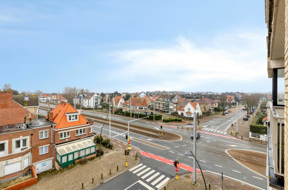 ruim-appartement-met-twee-slaapkamers-te-koop-in-koksijde-017.jpg