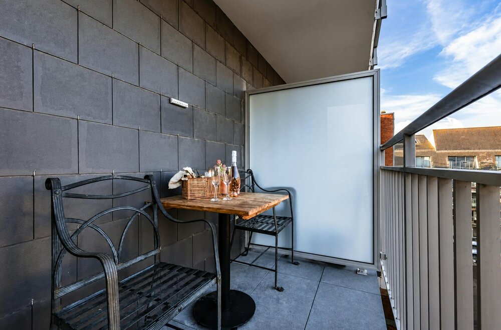 ruime-gerenoveerde-studio-met-terras-vlakbij-de-zeedijk011.jpg