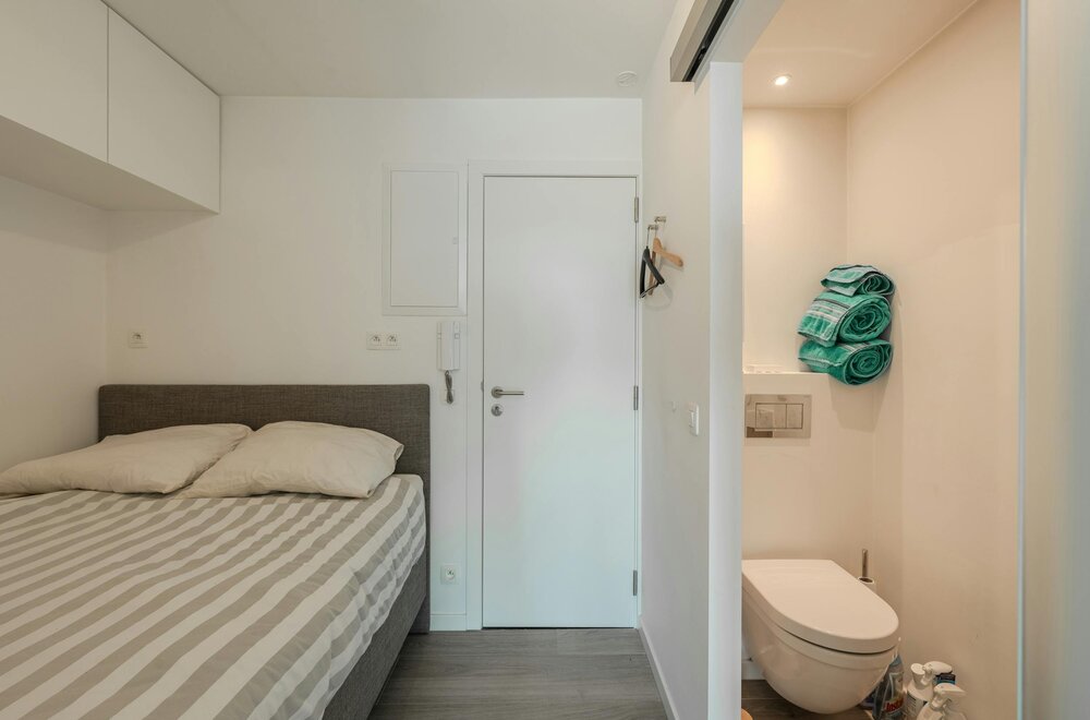 gerenoveerde-studio-met-zijdelings-zeezicht-013.jpg