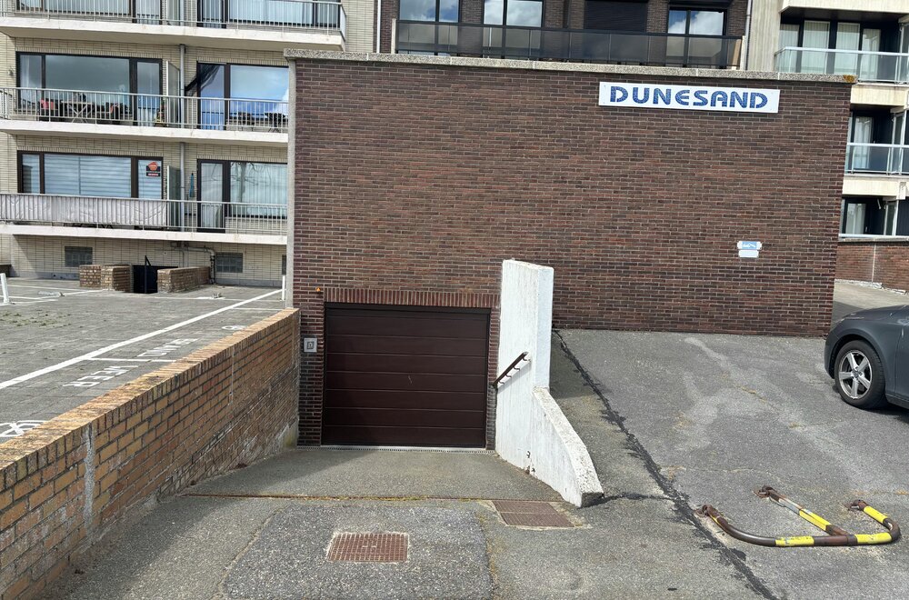 garagebox-te-koop-gelegen-zeedijk-261b-middelkerke009.jpg