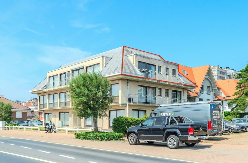 prachtig-gerenoveerd-appartement-met-terras-en-2-slaapkamers003.jpg
