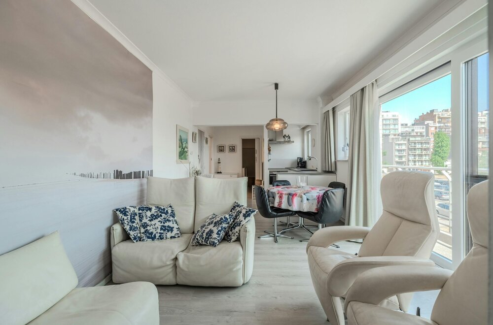 prachtig-gerenoveerd-appartement-met-terras-en-2-slaapkamers005.jpg