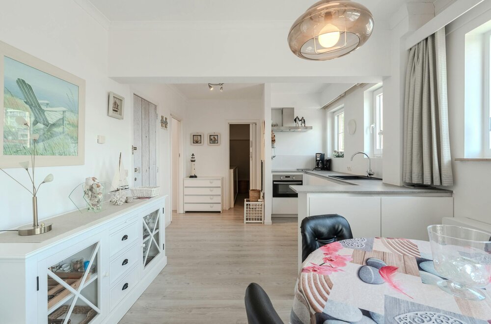 prachtig-gerenoveerd-appartement-met-terras-en-2-slaapkamers007.jpg