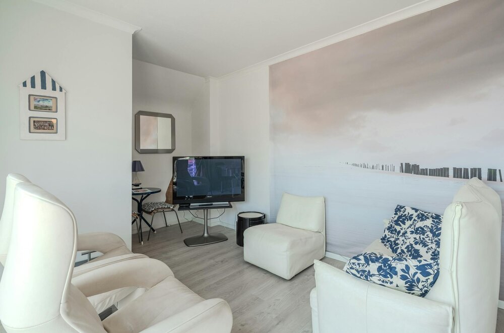 prachtig-gerenoveerd-appartement-met-terras-en-2-slaapkamers008.jpg