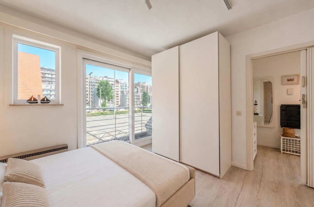 prachtig-gerenoveerd-appartement-met-terras-en-2-slaapkamers012.jpg