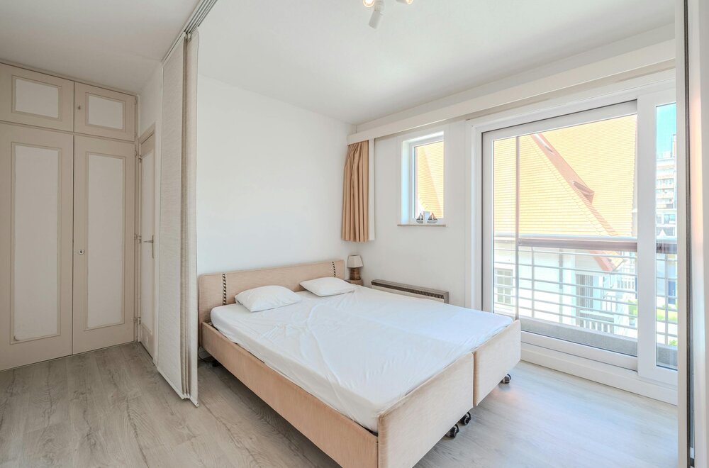 prachtig-gerenoveerd-appartement-met-terras-en-2-slaapkamers013.jpg