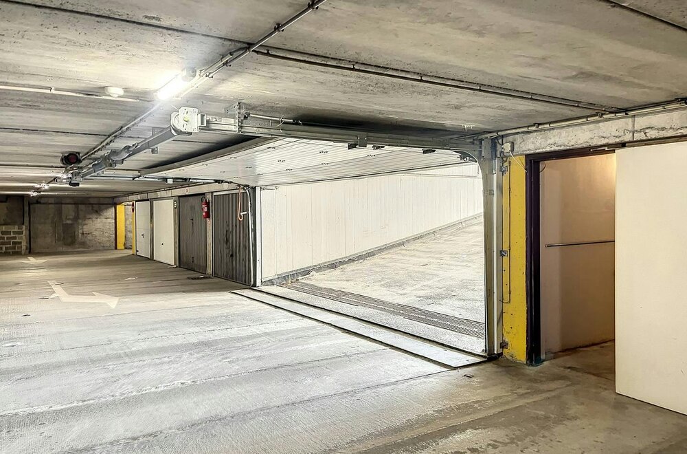 garagebox-te-koop-op-het-hendrikaplein-006.jpg