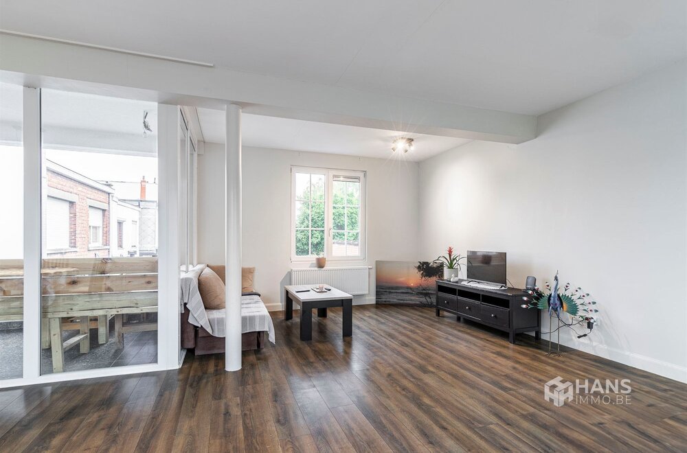instapklaar-appartement-130-m-met-3-slaapkamer-en-terras-10-m-in-wilrijk005.jpg