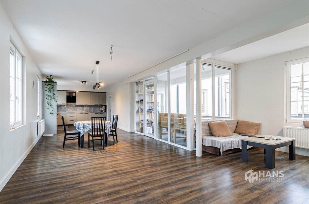 instapklaar-appartement-130-m-met-3-slaapkamer-en-terras-10-m-in-wilrijk006.jpg